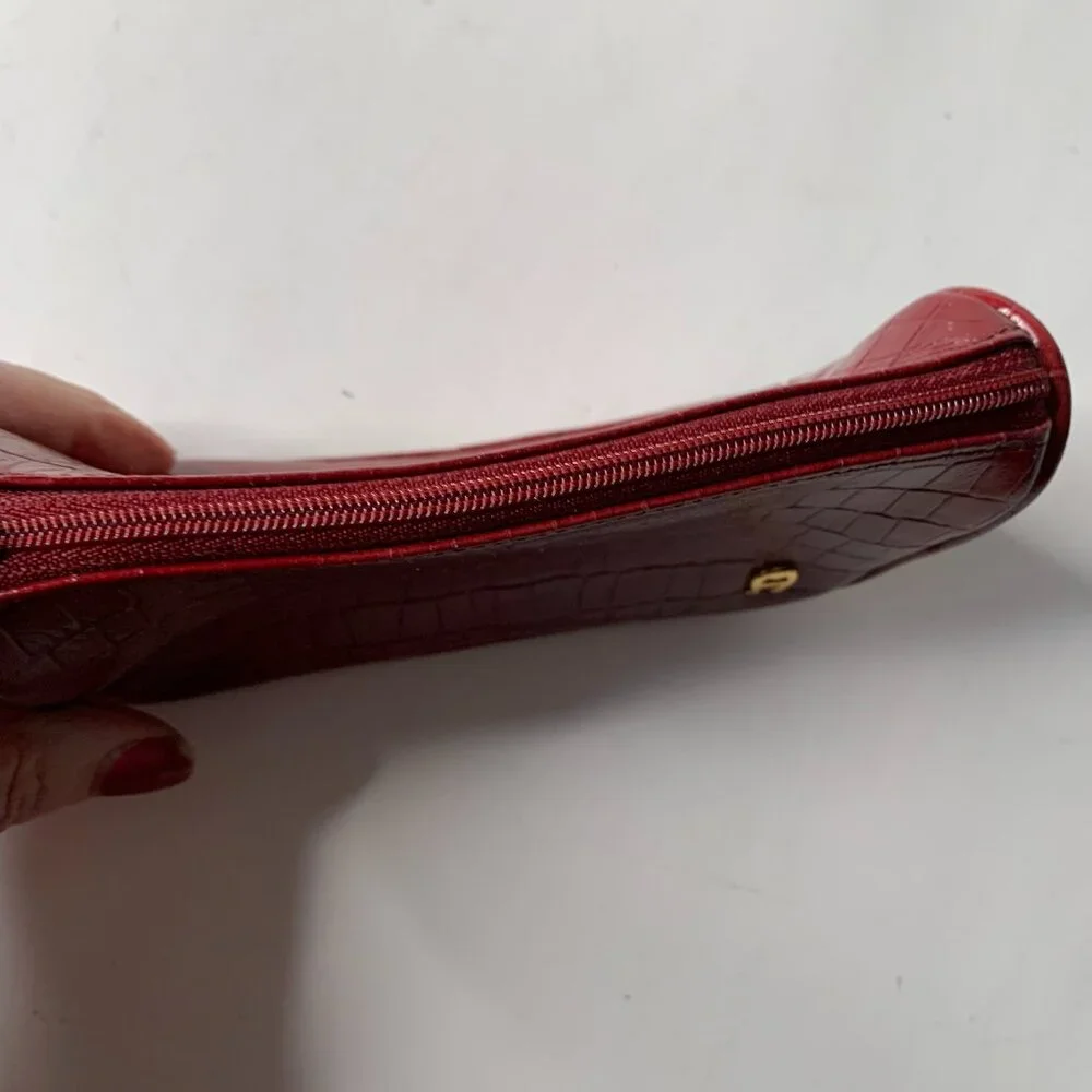 Etienne Aigner CROCODILE EMBOSSED COSMETIC CASE ZIPPED - Picture 8 of 9